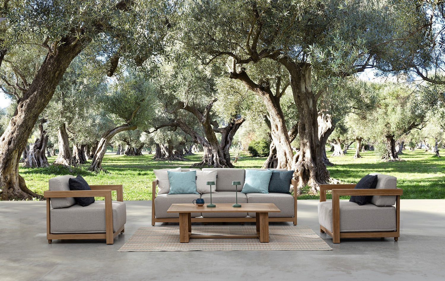 SALON OUTDOOR