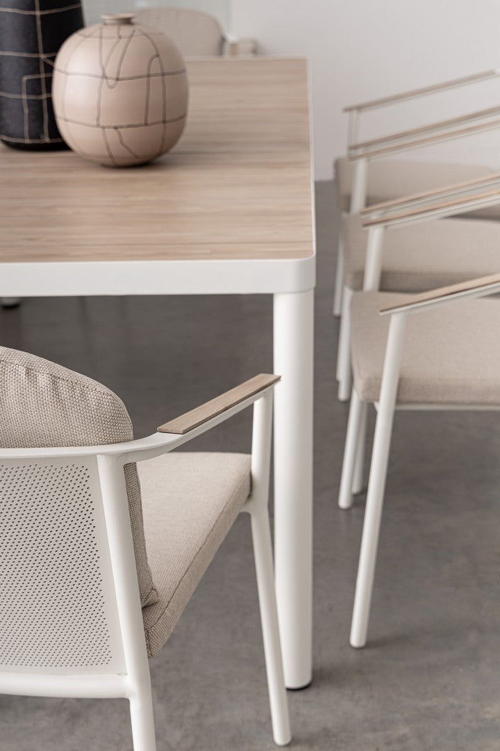 TABLES OUTDOOR