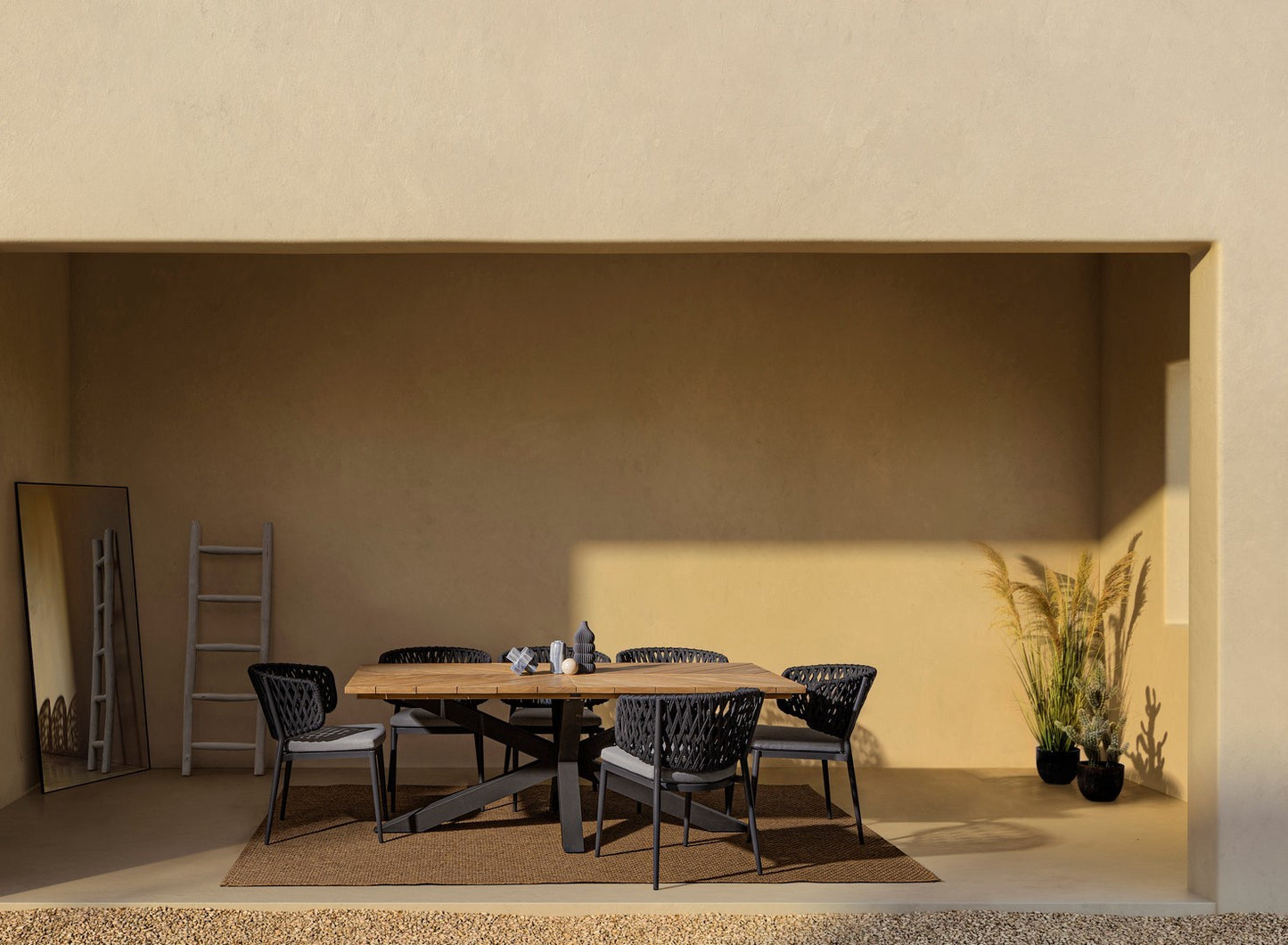 TABLE PALMDALE