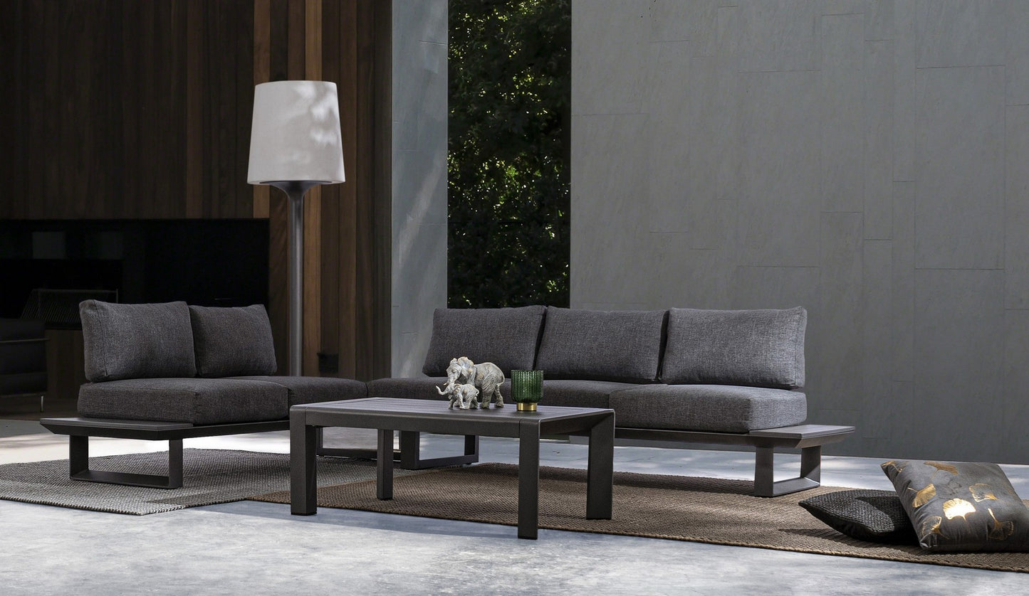 SALON D'ANGLE KONNOR